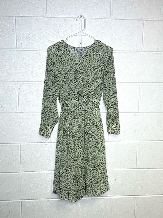 Alexa B Nites Dresses & Skirts - < Alexa B Nites Green Leaf Pattern Long Sleeve Midi Dress >